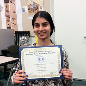 Aarushi-Wadhwa-2017-18-Huhn-Award-CC-web